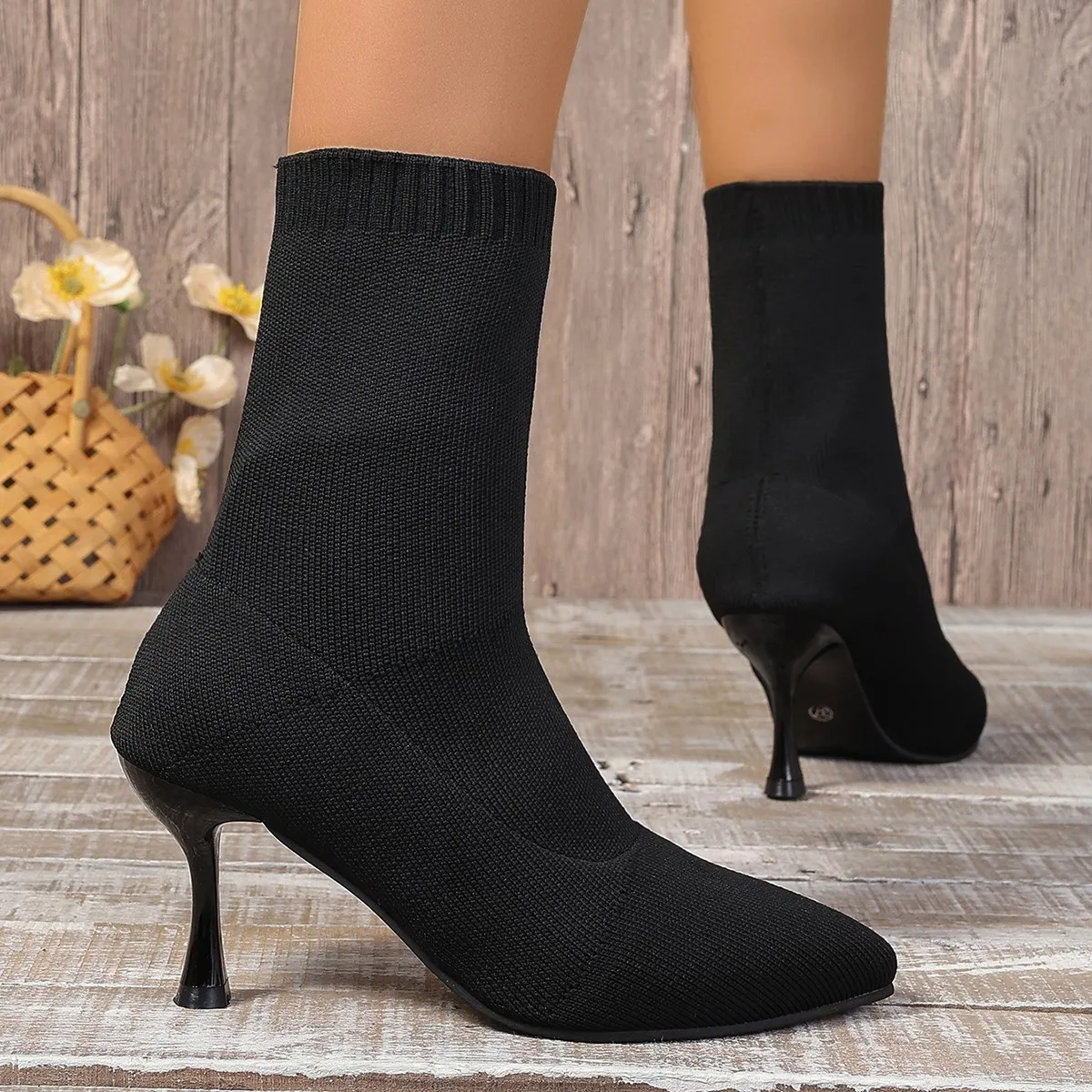 Buty damskie Wygodne elastyczne buty Szpiczaste cienkie buty dla kobiet Ankle Stretch Fabric Winter Hot High Heels Women Boots