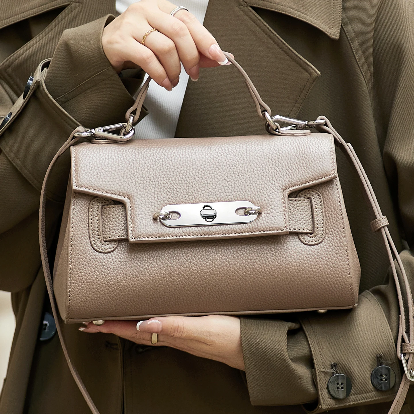 

2015 New Luxurious Women Leather Handbags ZOOLER First Cow Leather Shoulder Bag Handmade Office Girl Button Bag Girls #HY663