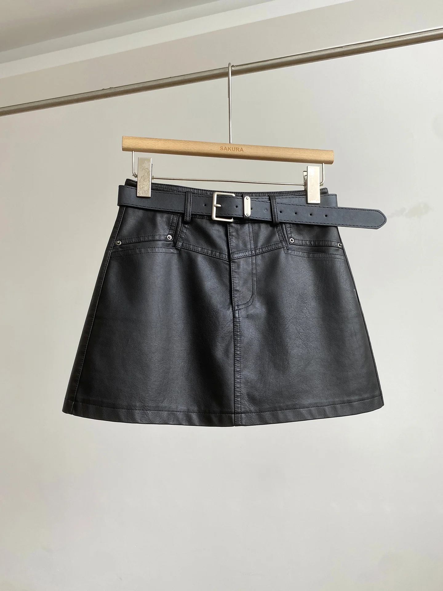 Black High Waist A-Line  Skirt Bodycon Short Half-length Spring Autumn New Style Women's Fashionable Leather Skirt