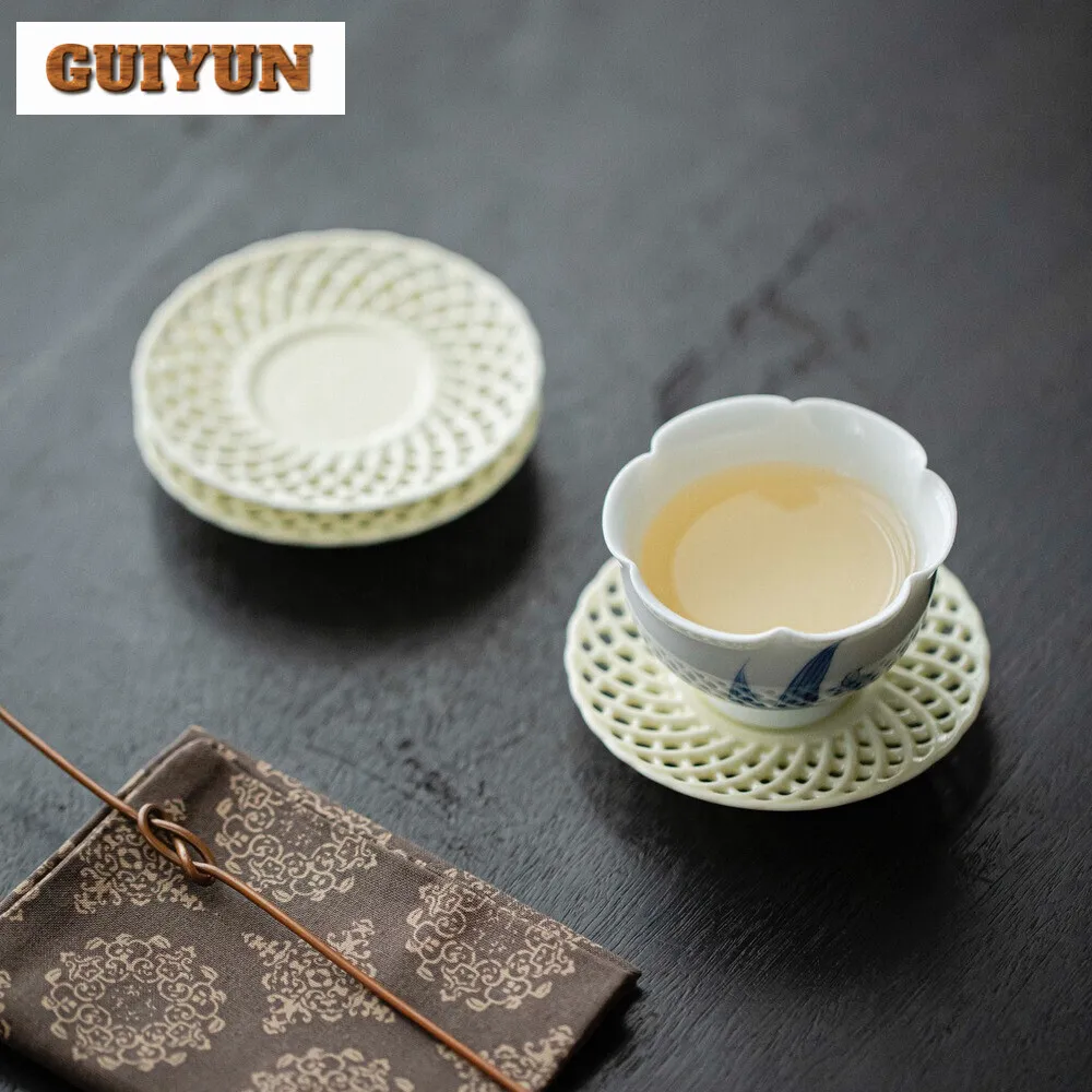 

2pcs/et Luxury Yellow Hollow Out Ceramic Coasters Luxury for Coffee Cups Household Heat Insulation Placemats for Tea Ornaments