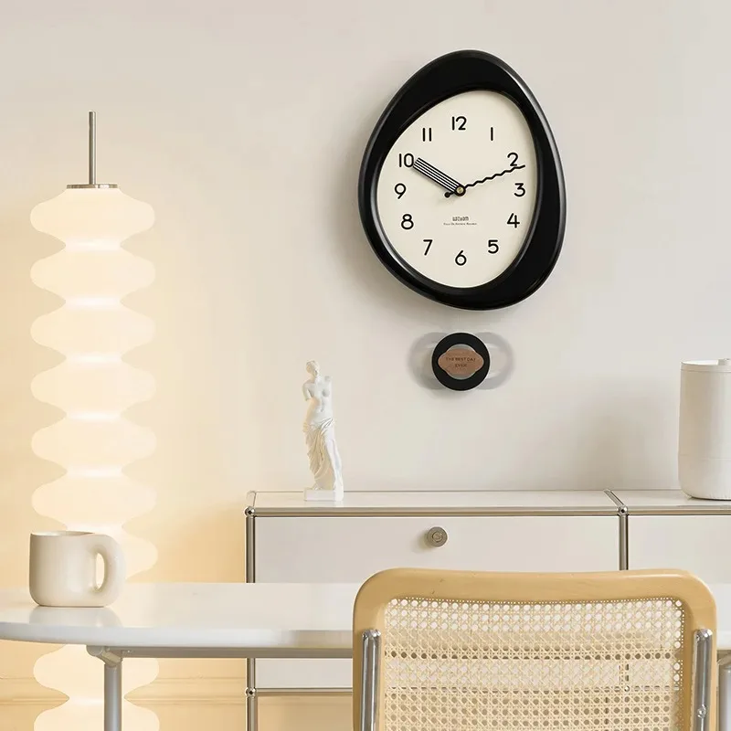 Wooden Board Wall Clock Elegant Living Room Ornamental Pendulum Clock Exquisite Craftsmanship Bedroom Luxury Wall Clocks