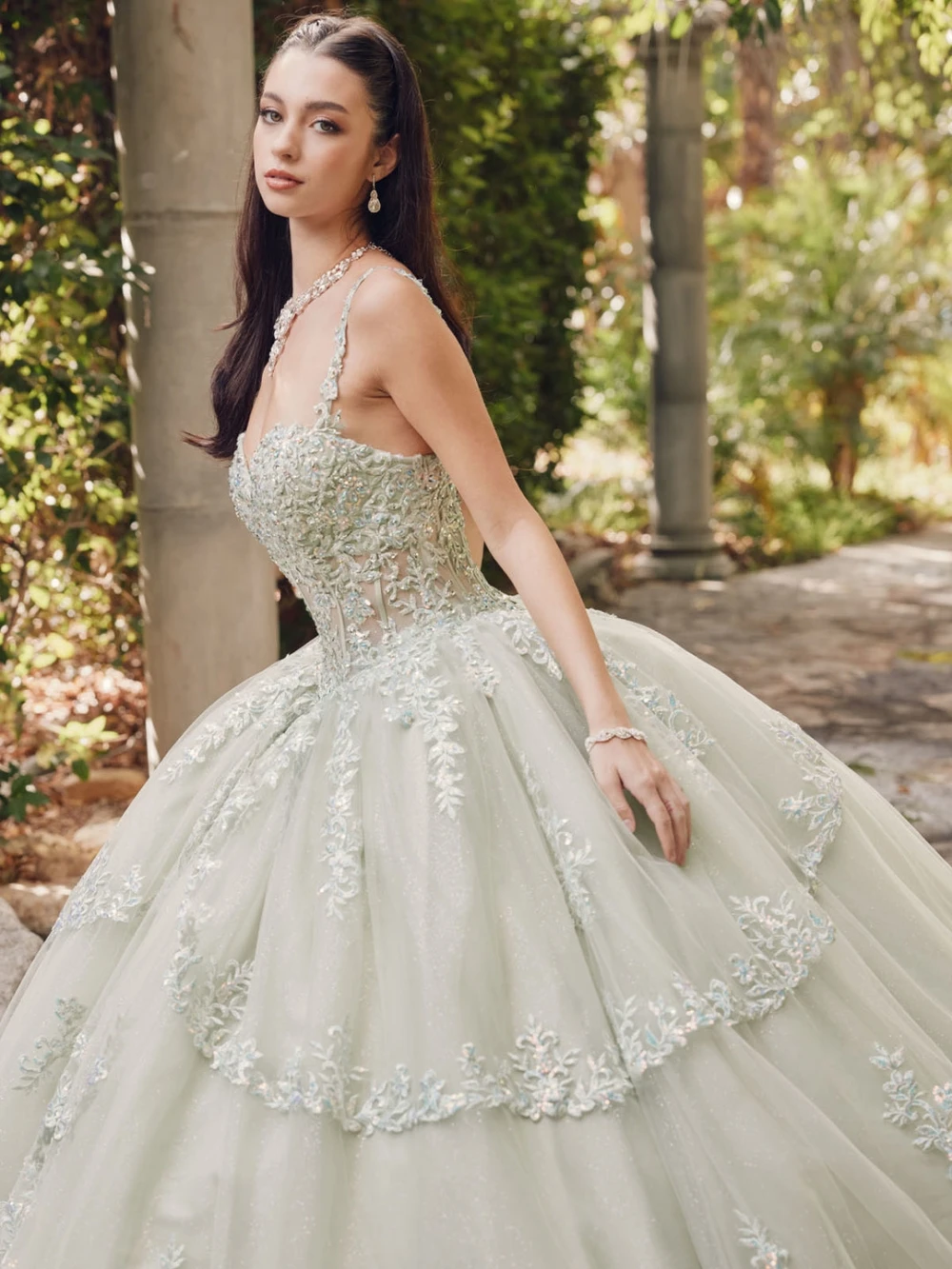 Elegante vestido de fiesta de quinceañra con tirantes finos, lentejuelas brillantes, apliques largos de lujo de princesa de cristal, dulce 16