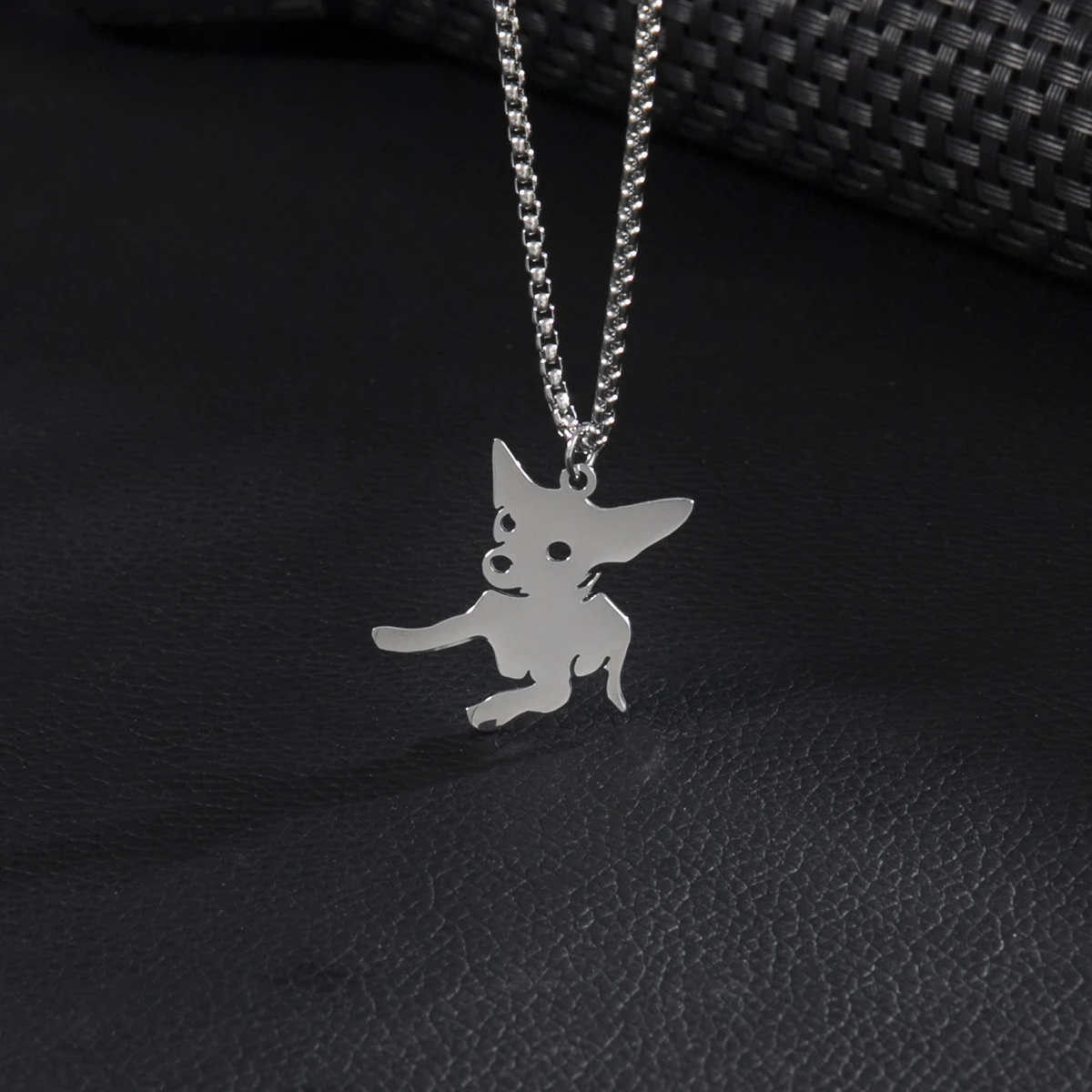 Shuangshuo Cute Chihuahua Dog Pendant Necklace for Women Girls Stainless Steel Silver Color Animal Puppy Dog Jewelry Gift