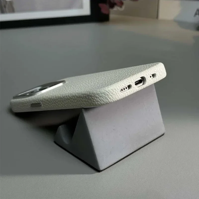 ليتشي الملمس حلقة كاميرا معدنية MagSafe حافظة هاتف مغناطيسية آيفون 16/15/14/13 برو ماكس شحن لاسلكي غطاء مقاوم للصدمات