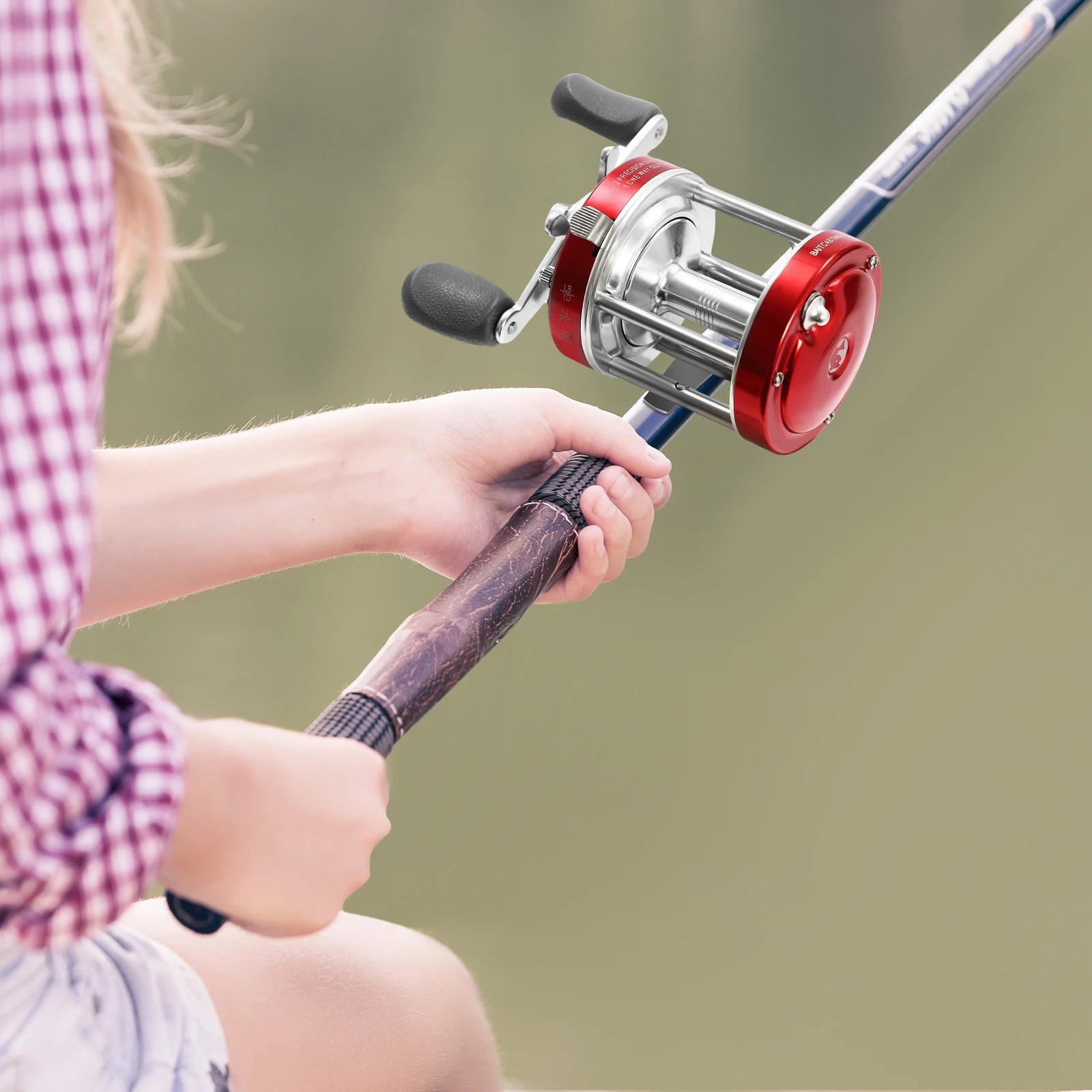 

Round Baitcasting Reel, Conventional Reel for Catfish, Baitcasting Fishing Reel