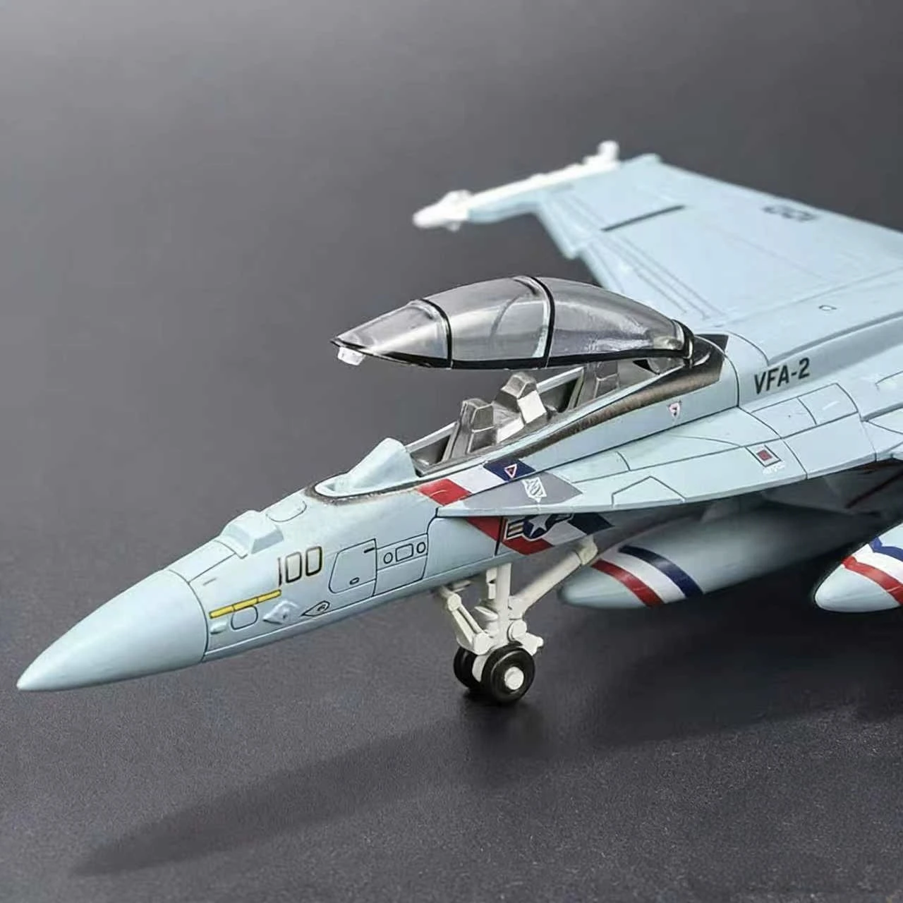 Neues 1:72 Maßstab Hochdetailliertes Modell der französischen Marine Dassault Rafale M Kampfjet aus Kunststoff für Sammler und Ausstellungszwecke – Detail 12