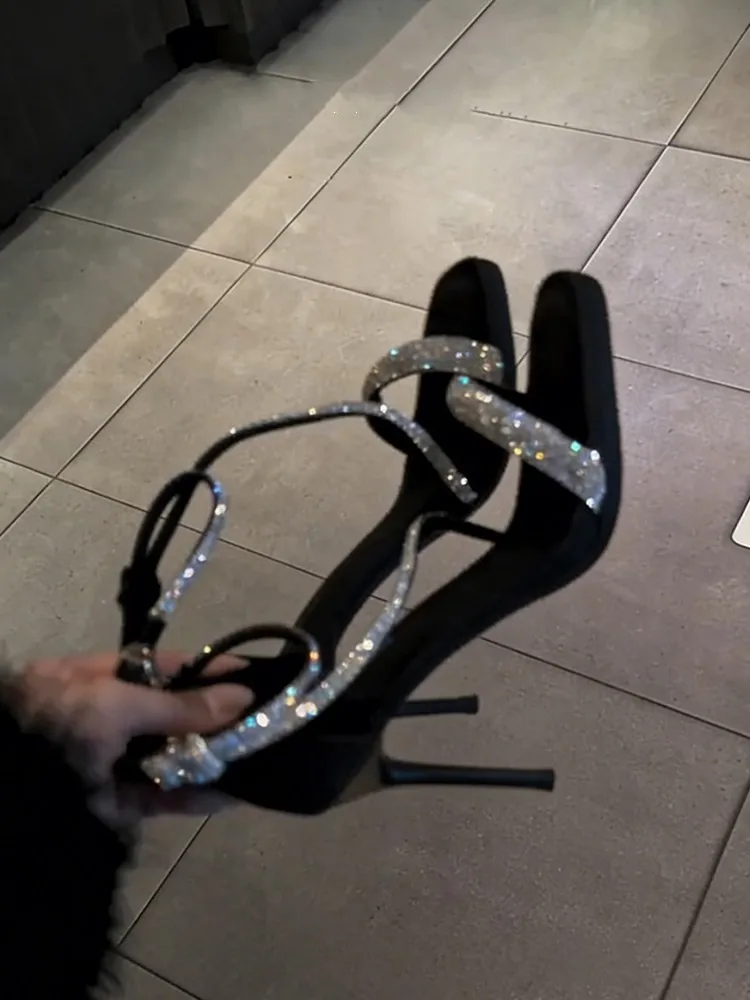 2026 Sommer Neue Mode Quadratische Spitze Strass Offene Zehen Einriemen-Stiletto High Heel Sandalen für Damen Große Größen 34-41 – Detail 4