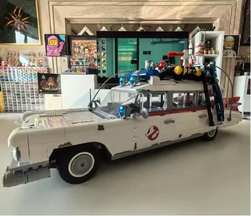 

2352 PCS Ghostbusters ECTO-1 Creative Vehicle Building Block Compatible with Bricks Toy Car Model Car Kit for Adults gift 10274