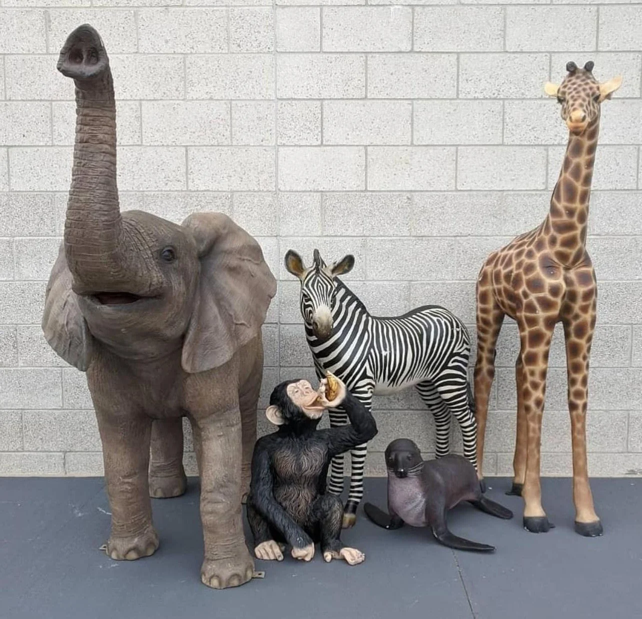 

ATV&UTVFiberglass Figurine Support Customize Dinosky Sculpture Backdrop for Wedding/ Dinosky Animal Lantern/ Wooden Dinosky Prop