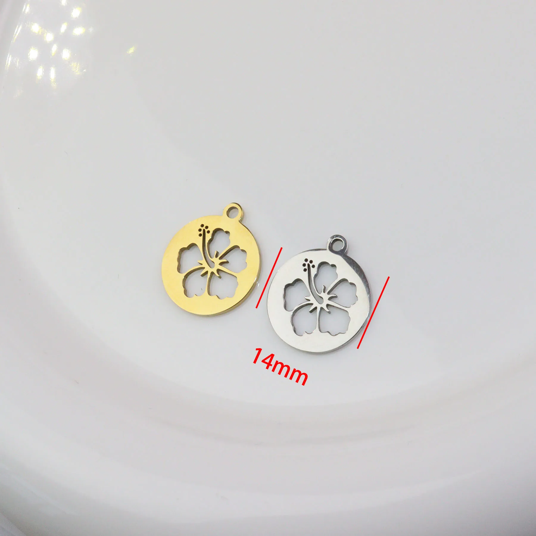 10pcs Stainless Steel Mirro Polished Flower Anti Allergic Girl Charms Pendant DIY Jewelry Vacuum Plate Necklace