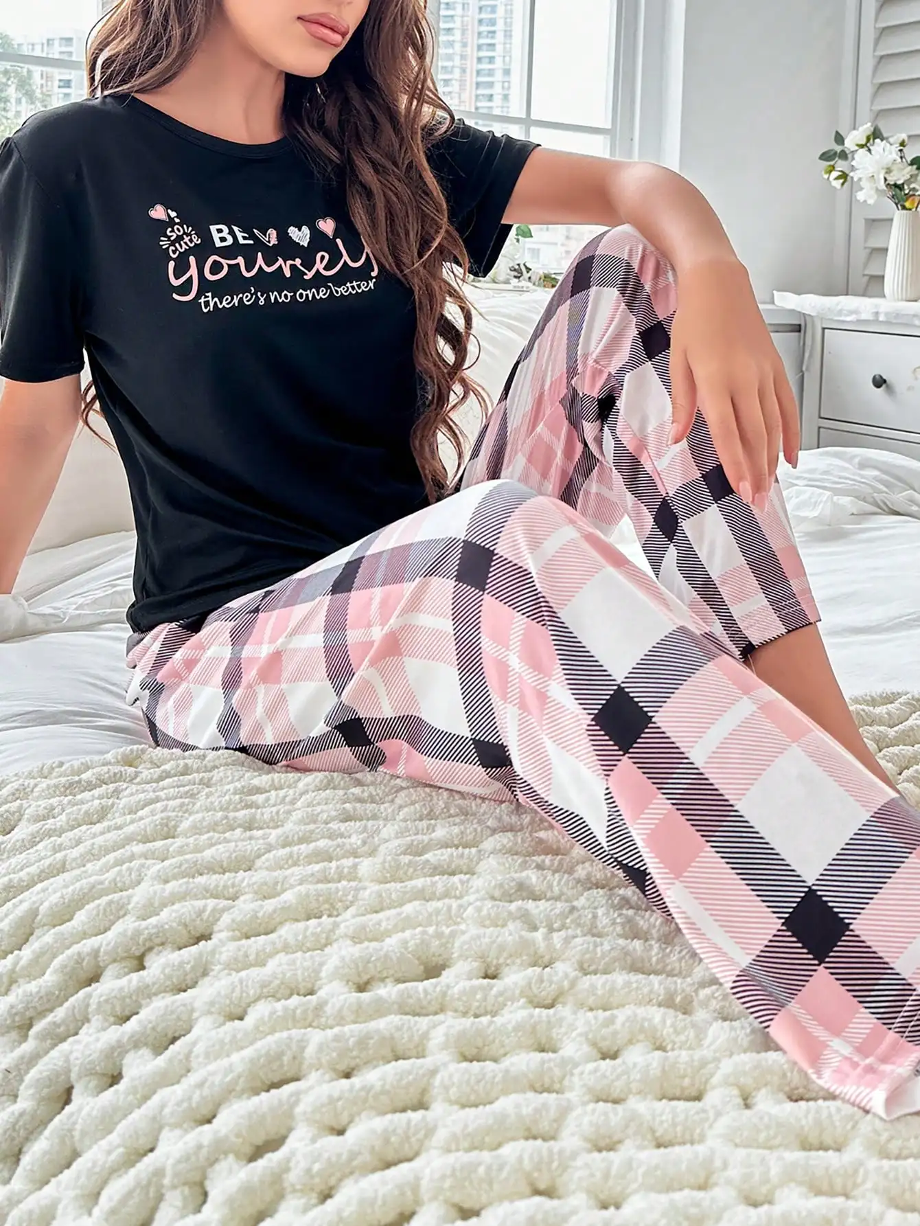 

Women's 2-Piece Pajama Set with 'Be Yourself' Print Top & Pink Plaid Pants for Cozy Lounge