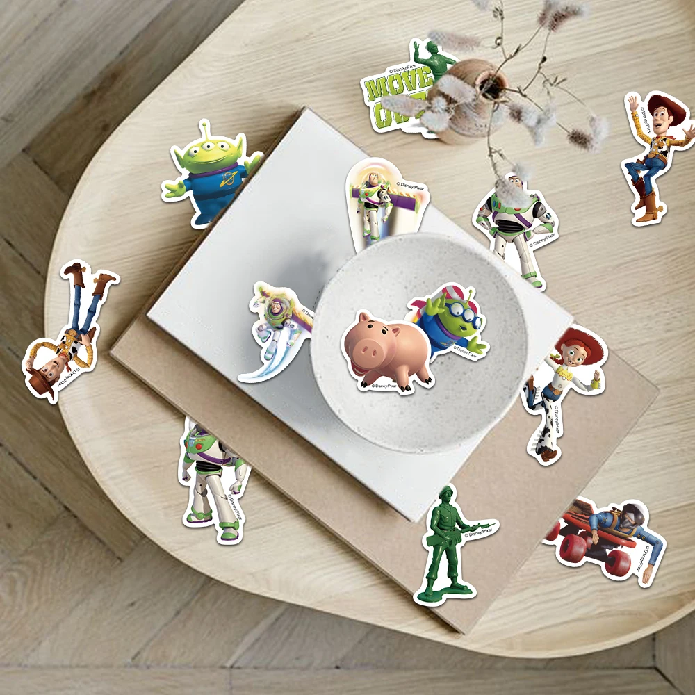 50 pièces Disney Toy Story autocollants dessin animé mignon Buzz l'éclair Alien Graffiti décalcomanies pour enfant ordinateur portable Scrapbook bagages journal