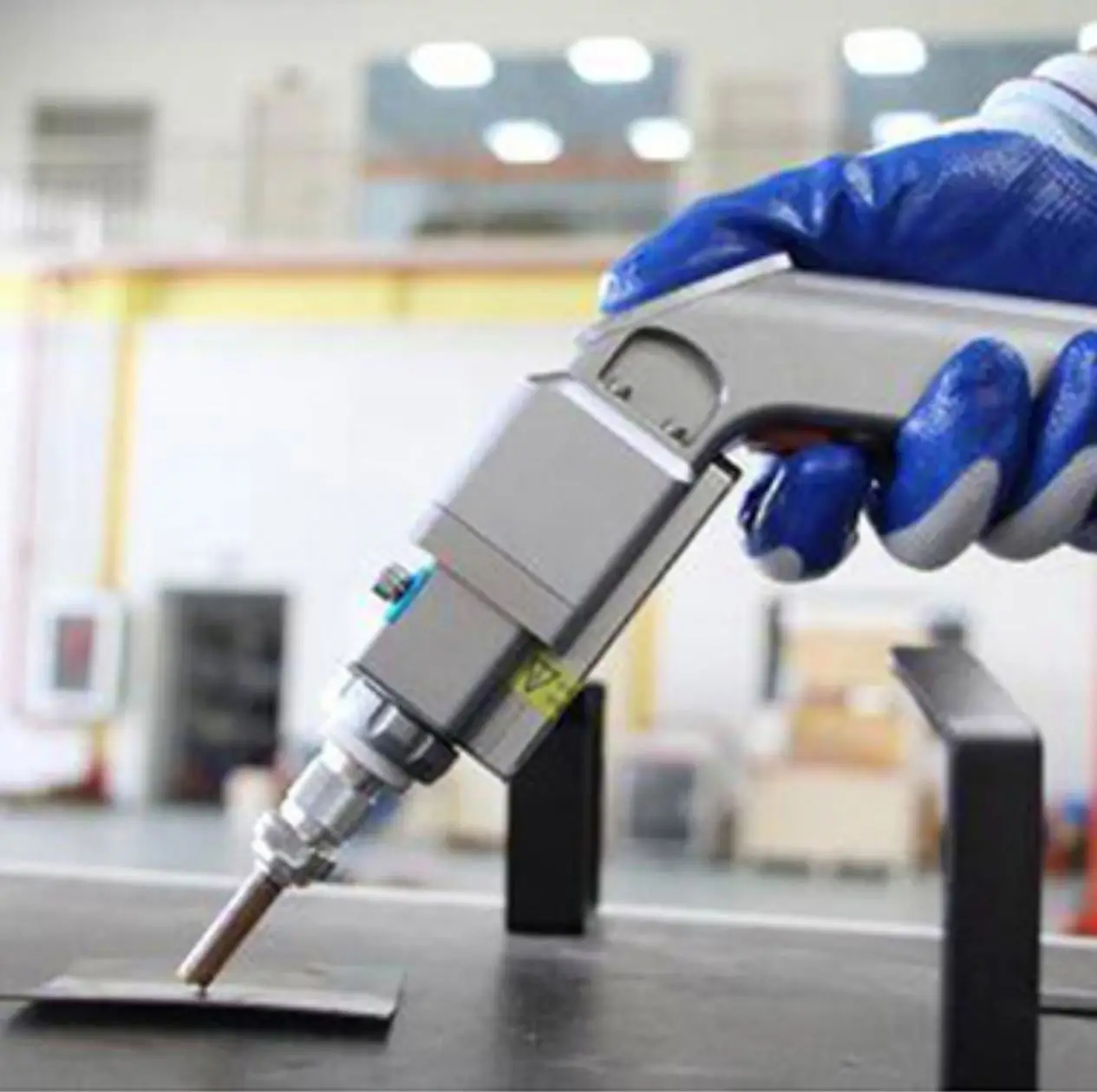 

High Quality Handheld Welder Laser 1500w 2000w 3000w Fiber Laser Optic Welder for Steel