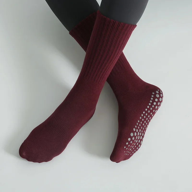 Mid-tube Yoga Pilates Socks with Grips for Women Non Slip Grips Cotton Socks for Barre Ballet Dance Workouts
