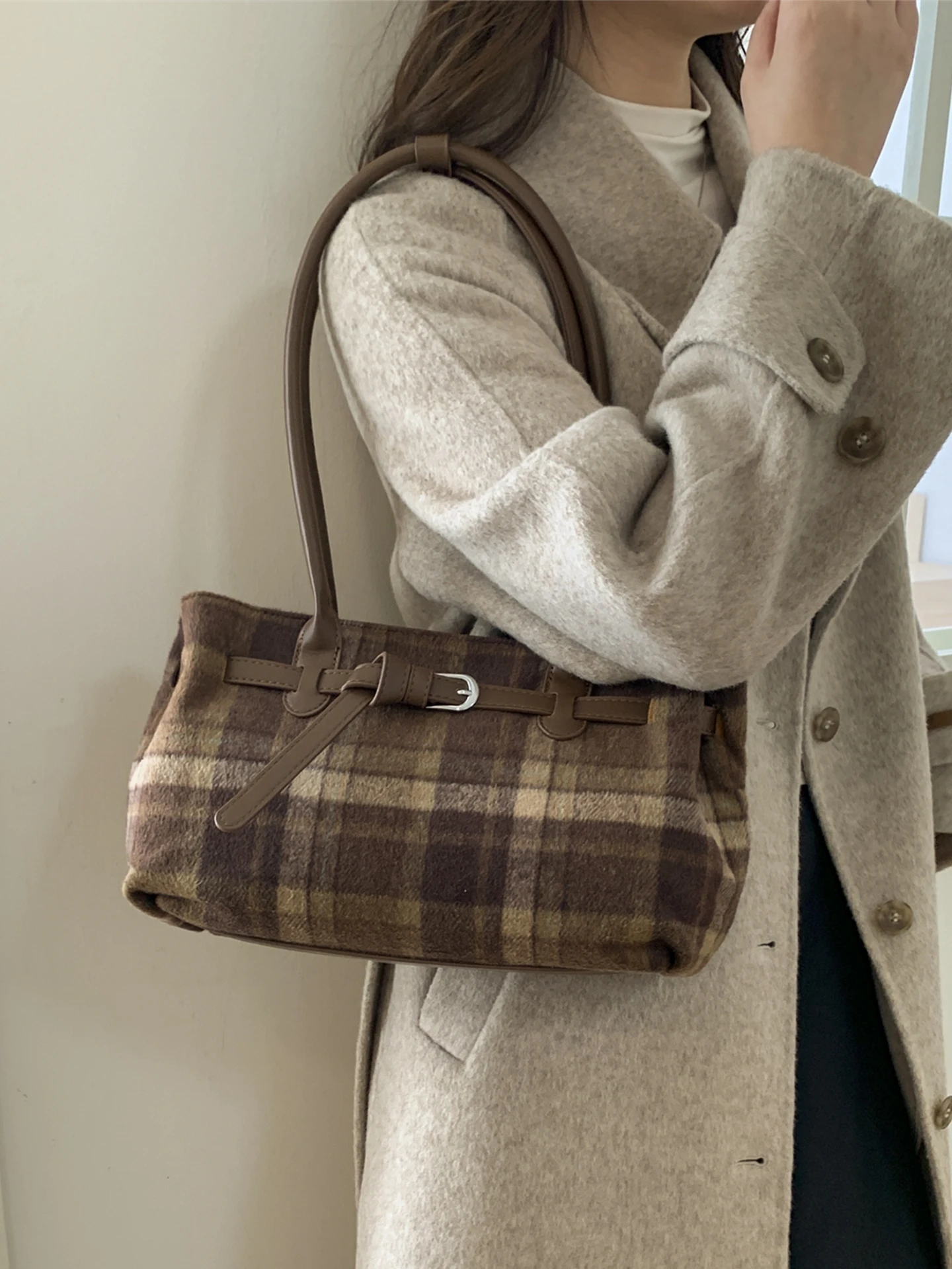 

Женская сумка в клетку в стиле ретро, новинка 2025, сумка для французского хлеба, универсальная высококачественная сумка на одно плечо для женщин