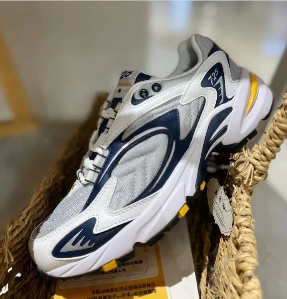 

New 725 retro durable sports shoes, height increasing, casual, breathable running shoes, men's and women's board shoes