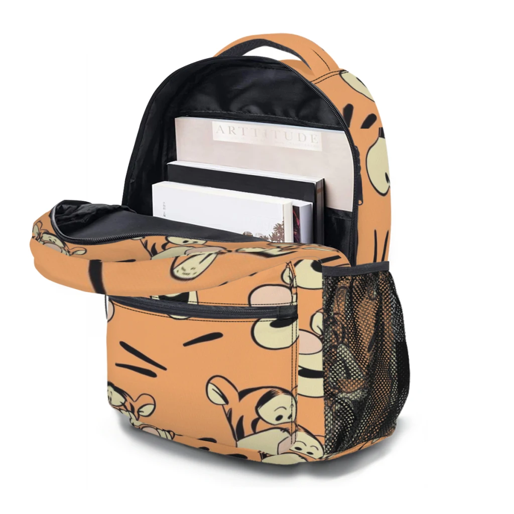 Winnie The Pooh And The Wind Blows Mochila de estudante de grande capacidade Mochila de estudante do ensino médio de desenho animado 17 polegadas