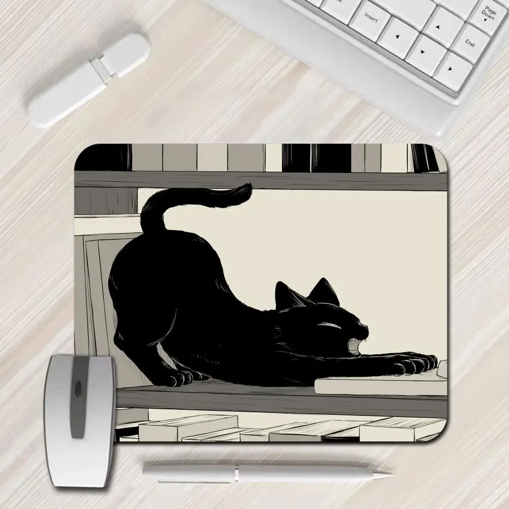 

Коврик для мыши с черным котом, маленький офисный коврик для компьютерного стола, настольная клавиатура, большой коврик для мыши, подушка для ноутбука, нескользящая настольная панель, домашний декор