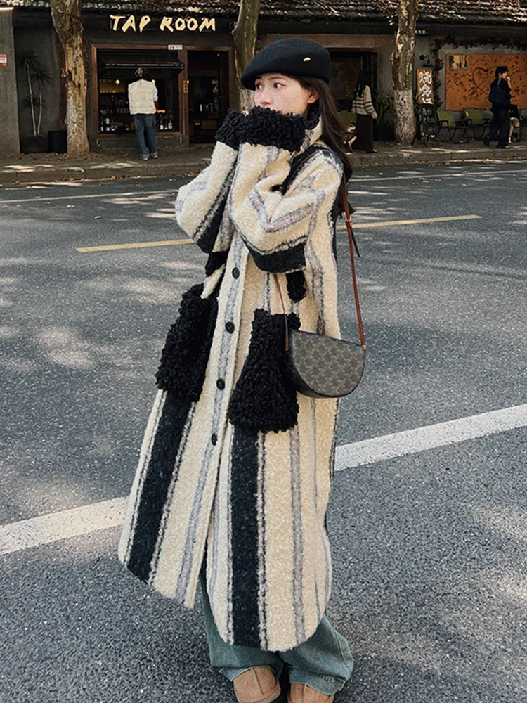 LANMREM 2024 Winter New Contrast Splicing Striped Woolen Coat For Women Single Breasted Thick Warm Overcoat Outdoor 2DB1061