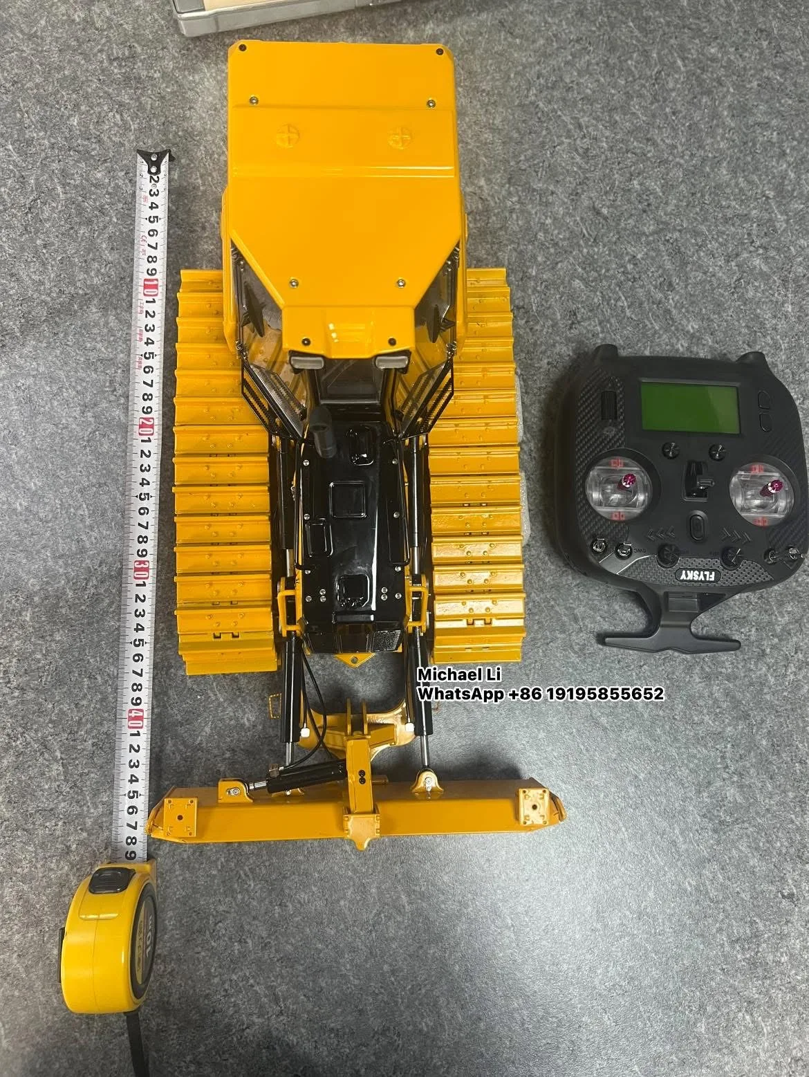 

New RC Hydraulic Bulldozer D3 1/14 RTR ST8 Remote Control Dozer Sound Light System Assembled Painted Truck Toy Model Gifts