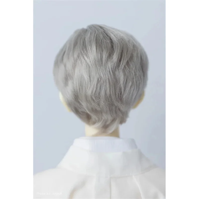 Poppenjongenspruik 1/3 1/4 Melkzijde Aantrekkelijk 4-kleuren Spot Voorraad Rood Groen Styling Kort Haar BJD/SD Cadeaus Poppenaccessoires XC