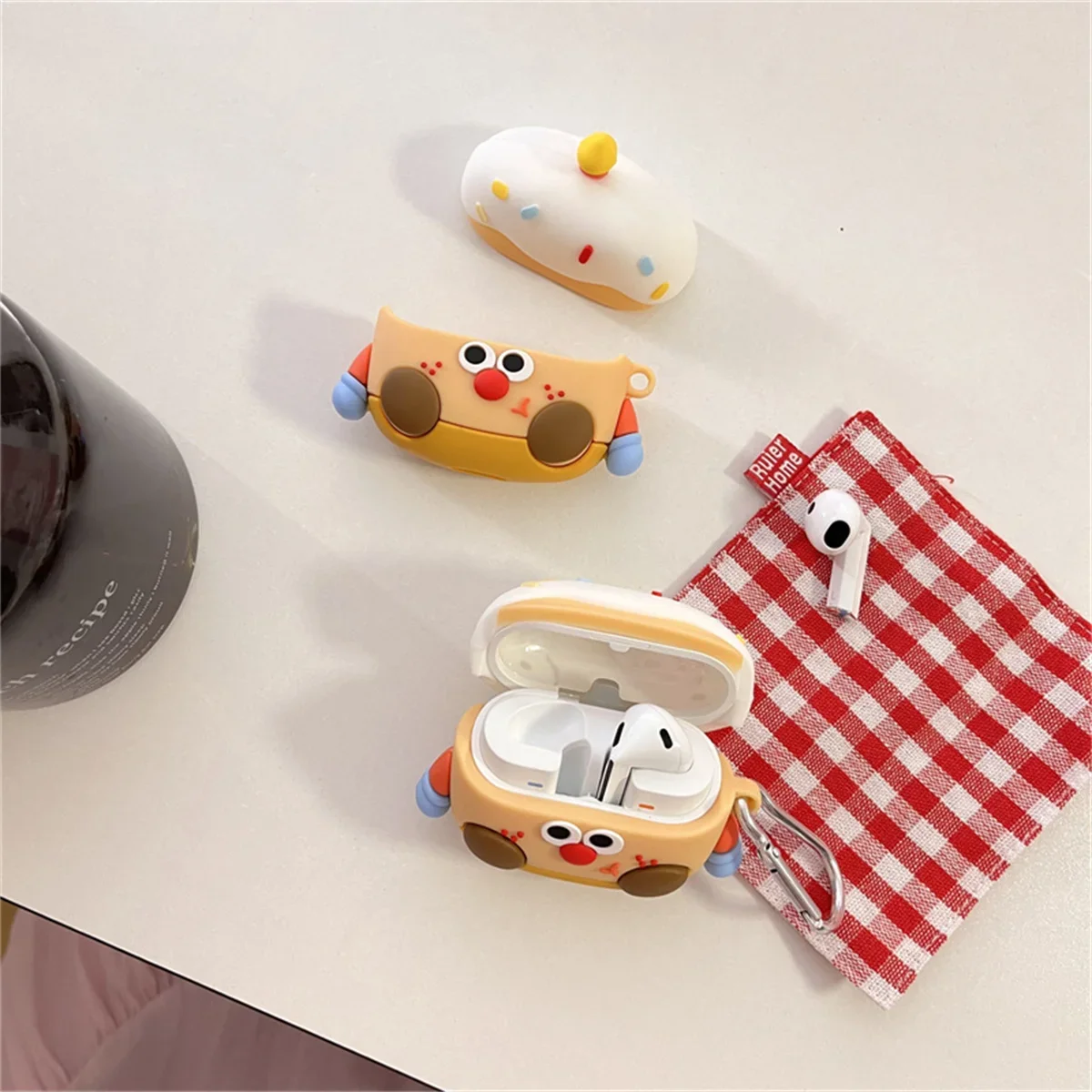 حافظة سماعة الرأس لهاتف سامسونج جالاكسي Buds 3/Buds 3 Pro، حافظة سماعات أذن من السيليكون الناعم بتصميم كرتوني لطيف مع سلسلة مفاتيح