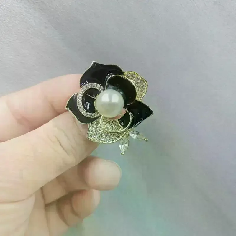 رائعة حجر الراين اللؤلؤ زهرة الكاميليا دبابيس دبوس للنساء الملابس معطف اكسسوارات الهدايا