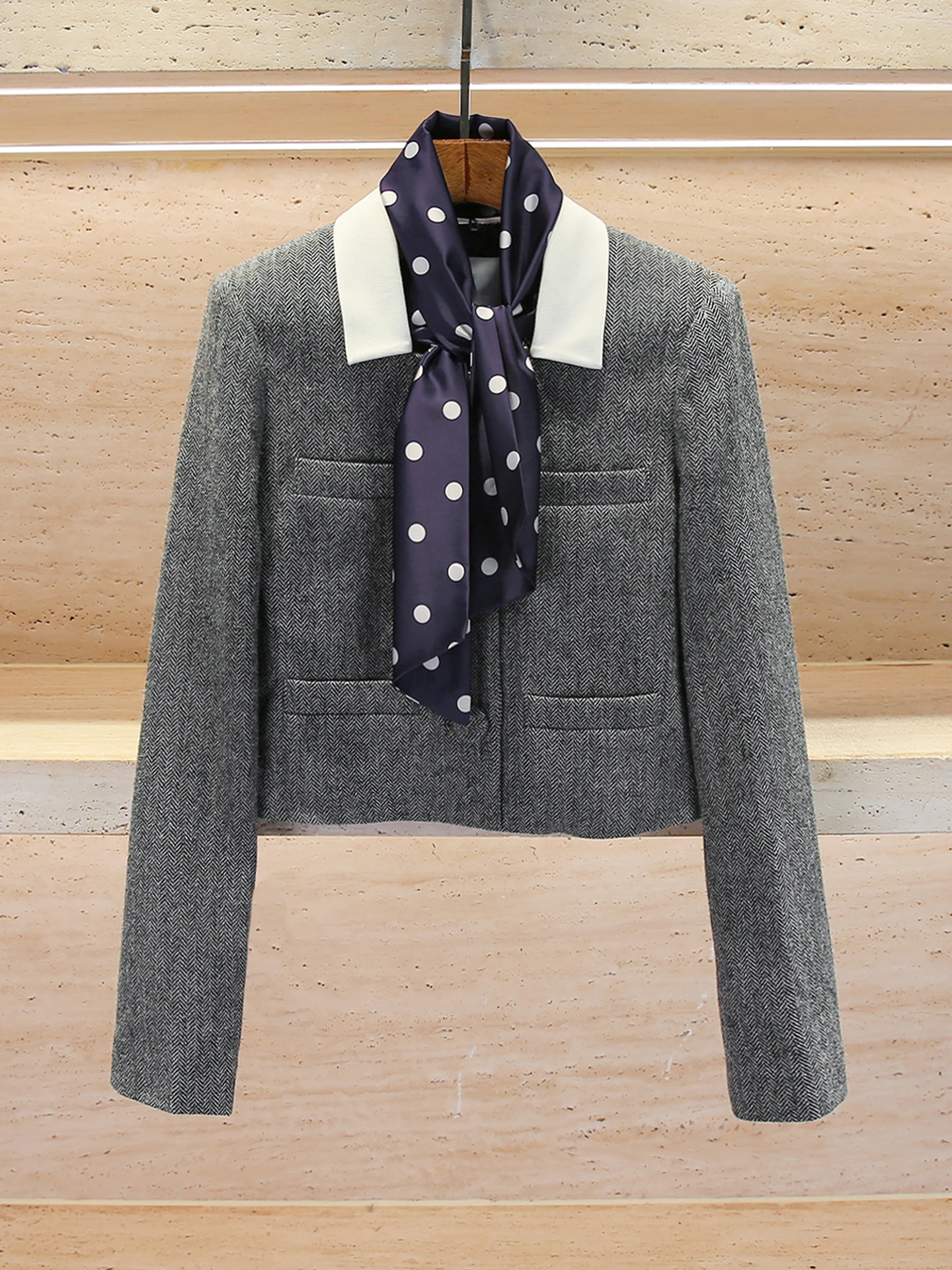 

Шелковый шарф-платок с воротником-жакетом, модный дизайн с узором в горошек, женская короткая верхняя одежда премиум-качества, зима 2025