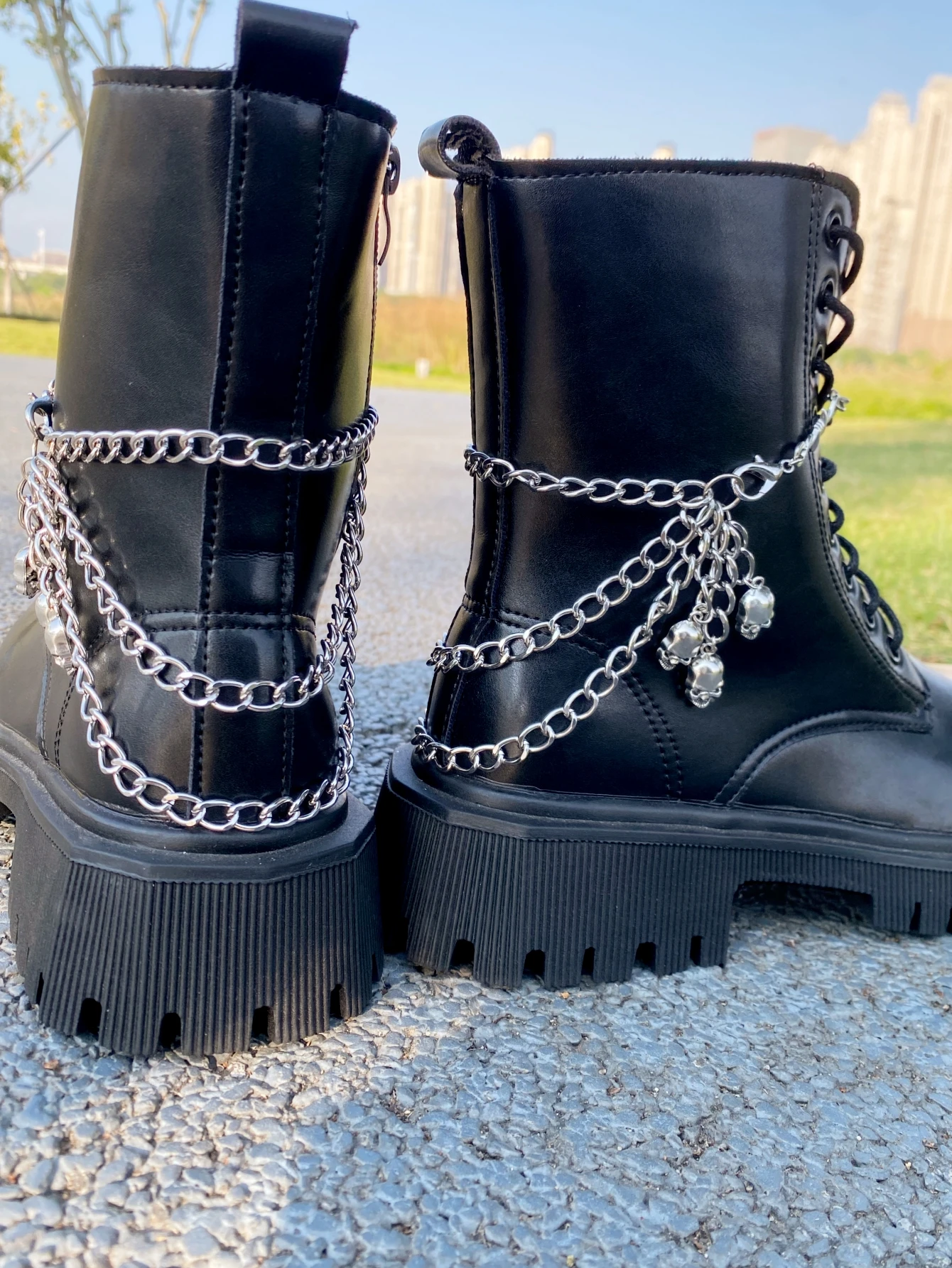 2 pieces of skull head chains - DIY detachable shoe accessories, shoe accessory parts, suitable for board shoes, canvas shoes, s