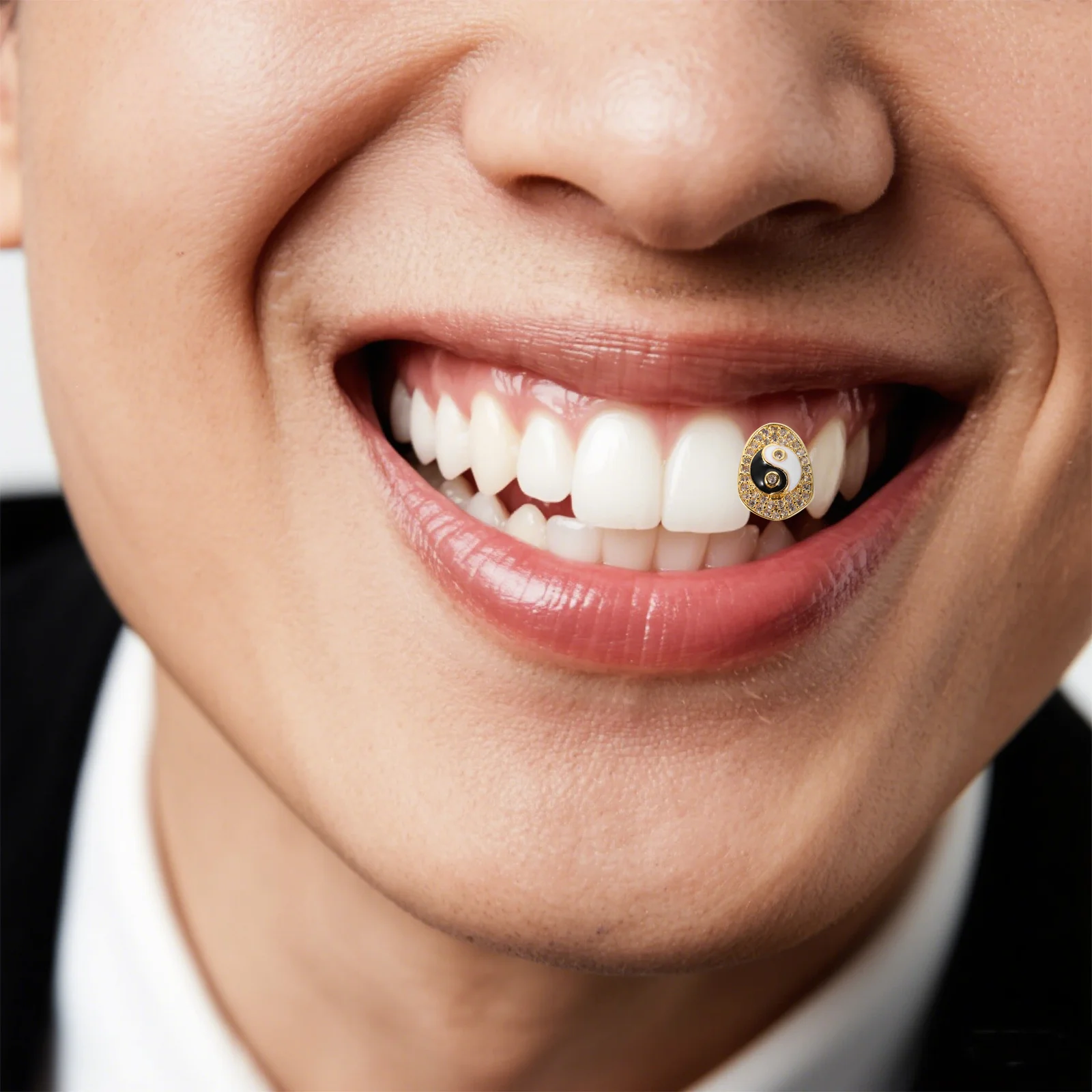 Gorro de dientes Bagua a la moda, colgante de cristal de cobre de Hip Hop, parrillas ostentosas dentales para hombres, joyería de disfraz de Cosplay brillante