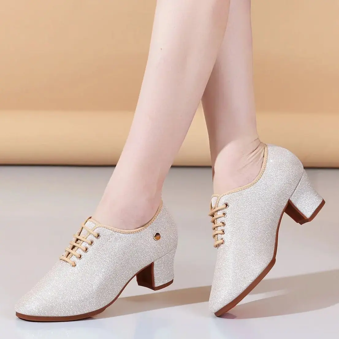 Damskie buty do tańca nowoczesnego, balowego, latynoamerykańskiego, tanga, wygodne obuwie do salsy.