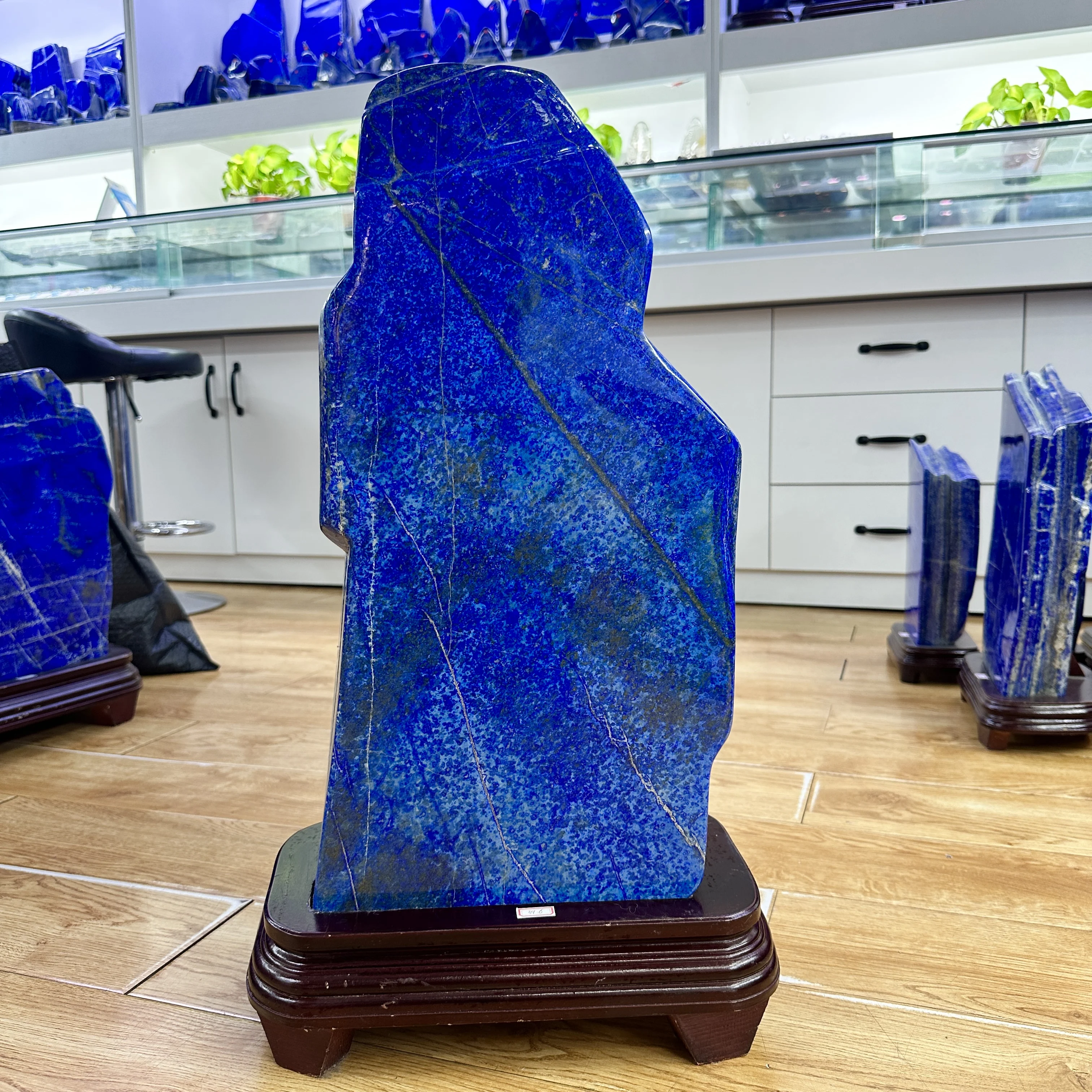Large natural lapis lazuli figurine for healing and restoring vitality 1.4-1.8kg