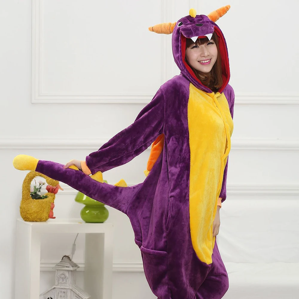 Adorabile drago viola con ali piccole e una coda di flanella un pezzo pigiama con cappuccio carino tutina coppia Cosplay abbigliamento per il tempo libero donna