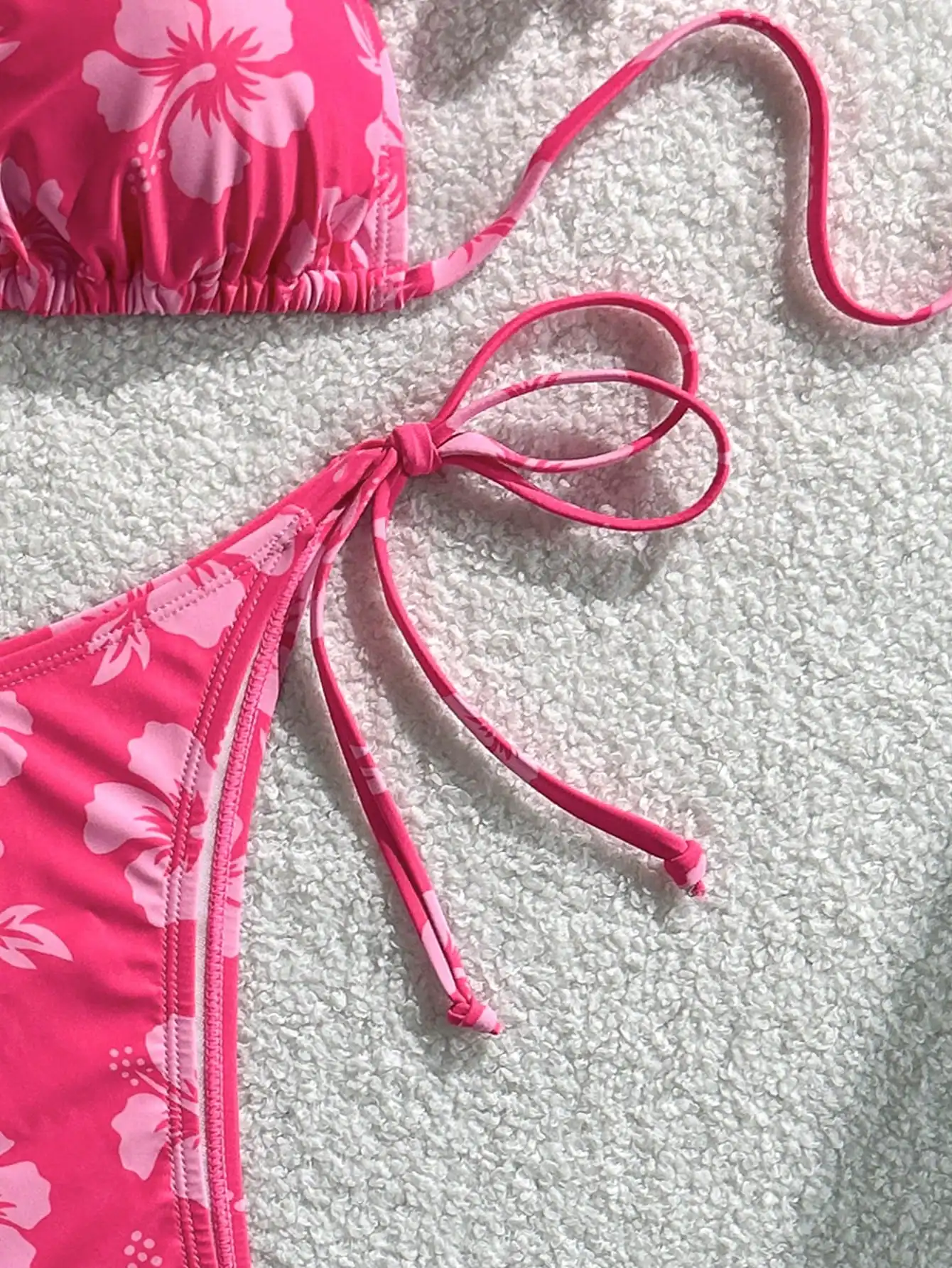 

Комплект бикини с цветочным принтом и завязками на шее для пляжного отдыха