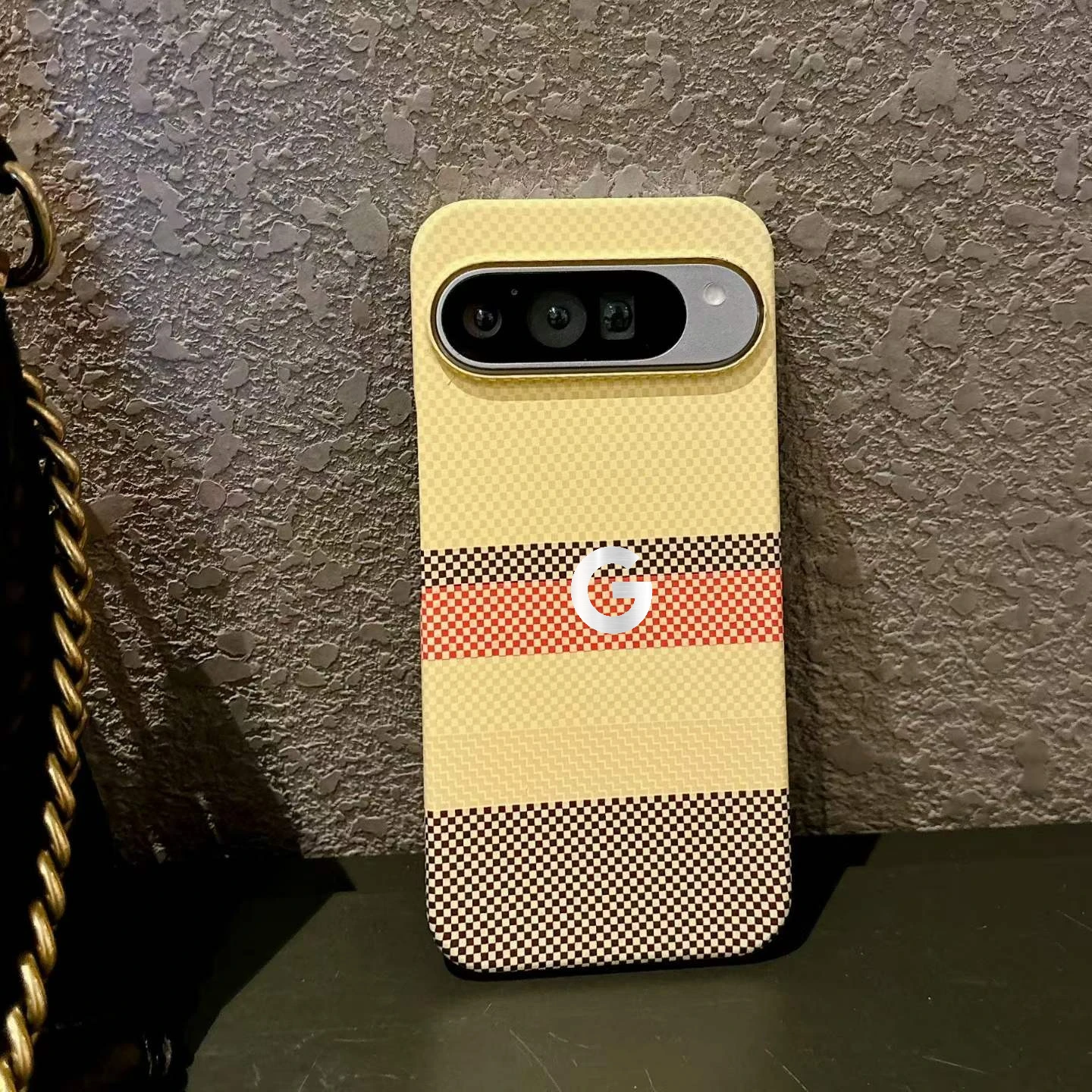 Luxuriöse Schlanke Carbonfaser-Textur Magnetische Ladehülle für Google Pixel 11 10 9 Pro XL 9A 8 7 Pro Halbtransparente Schutzhülle