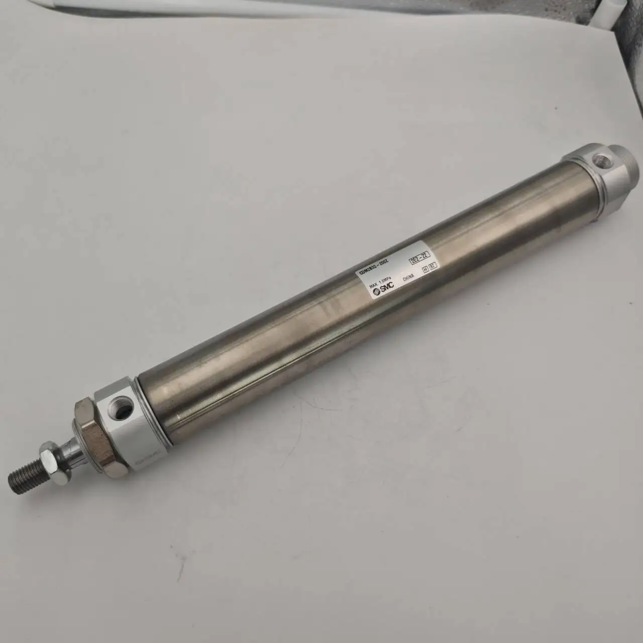 الأصلي SMC اسطوانة CDM2B32-25Z/50Z/75Z/100Z/125Z/150Z/175Z/200Z/250Z/275Z/300Z/350Z/AZ اسطوانة واحدة مزدوجة التمثيل