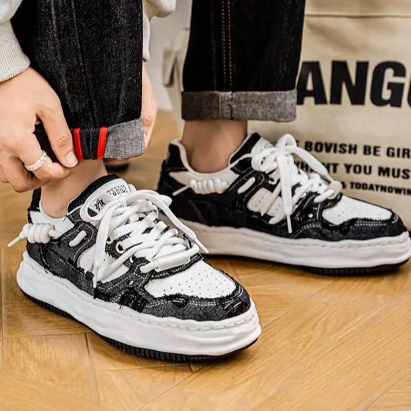 

Men's Board Shoes with Flat Multi-color Lace-up Design Large Size Soft Bottom All-season Round Toe High-quality Casual Shoes