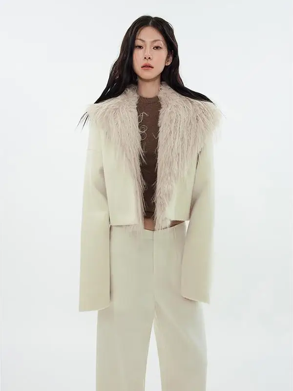 

Асимметричное многослойное пальто с меховым воротником из бархата, оригинальный дизайн, свободный крой, шерстяное короткое пальто для женщин, зимняя коллекция