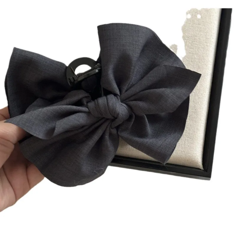 

1pc Korean Style Multi-layer Cotton Line Large Fabric Claw Clip for The Back of The Head, Autumn and Winter, Elegant Shark Clip