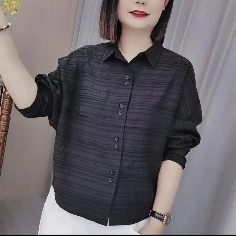 Mom\'s Autumn Outfit New Long Sleeved Top Fashionable and Stylish Loose and Slimming Minimalist Casual Striped Blouses Shirt