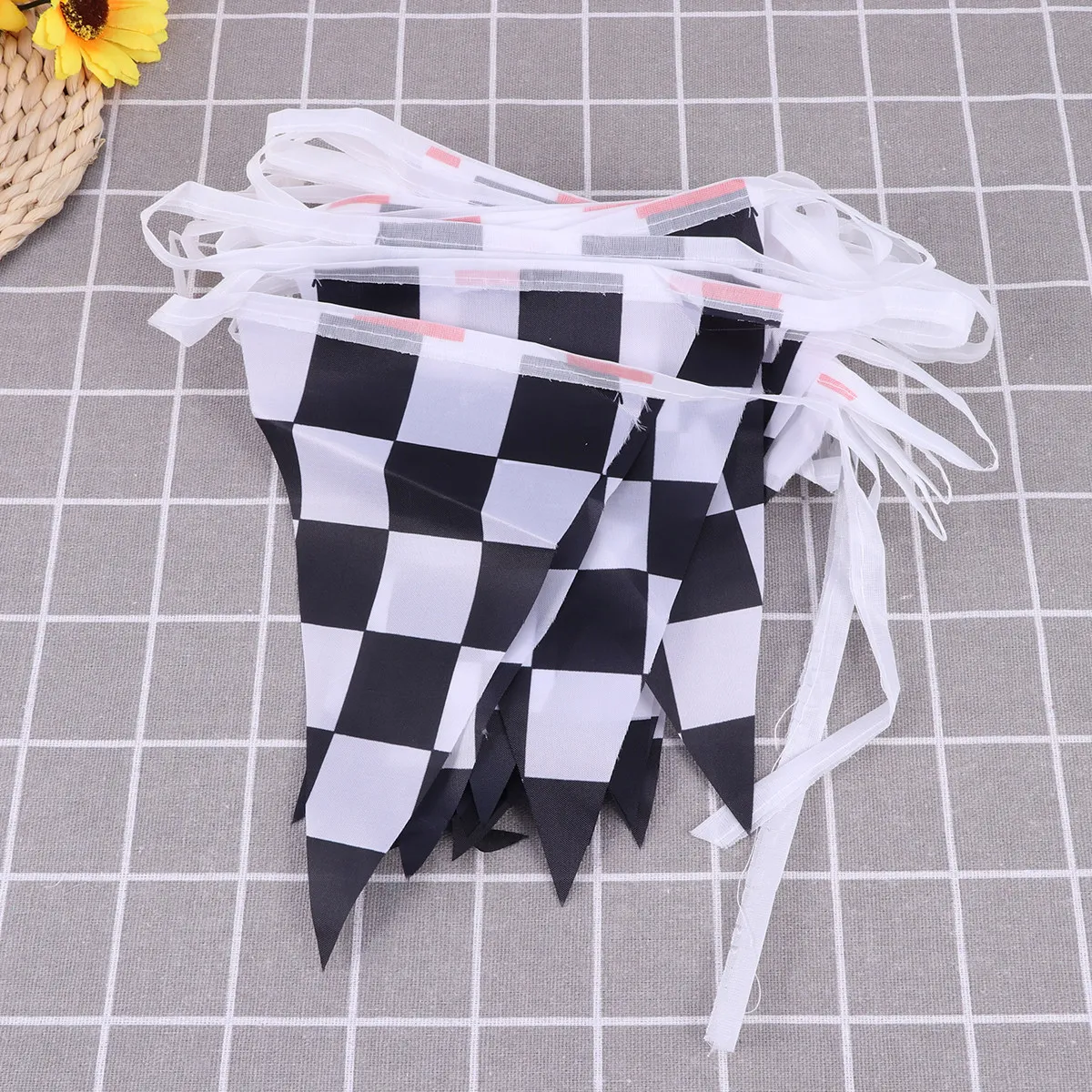 Ensemble de 11 drapeaux de course à carreaux noirs et blancs, bannière décorative pour fête, pour mur, fenêtre, table, célébration en extérieur ou en intérieur