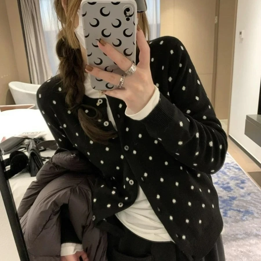 

Polka Dot Round Neck Knitted Cardigan for Women's Autumnwinter 2025 New Versatile and Slimming Long Sleeved Knitwear Top