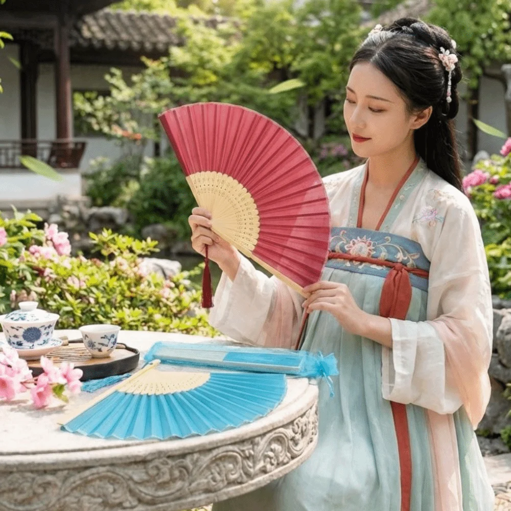 Chinese Style Folding Fan Cooling Tool Wear Resist Bamboo Hand Fan with Organza Bag with Tassel Silk Hand Fan Wedding Favors