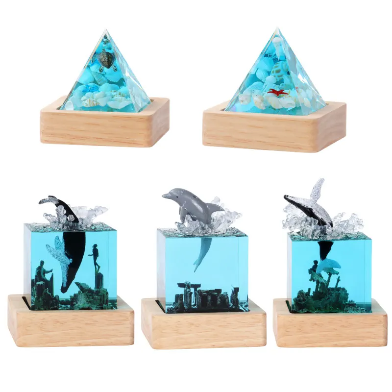 Creative Micro Landscape Whale 5CM Cube Table Decor Model Seabed Shark Turtle Pyramid Epoxy Figurines Desk Ornaments Night Light