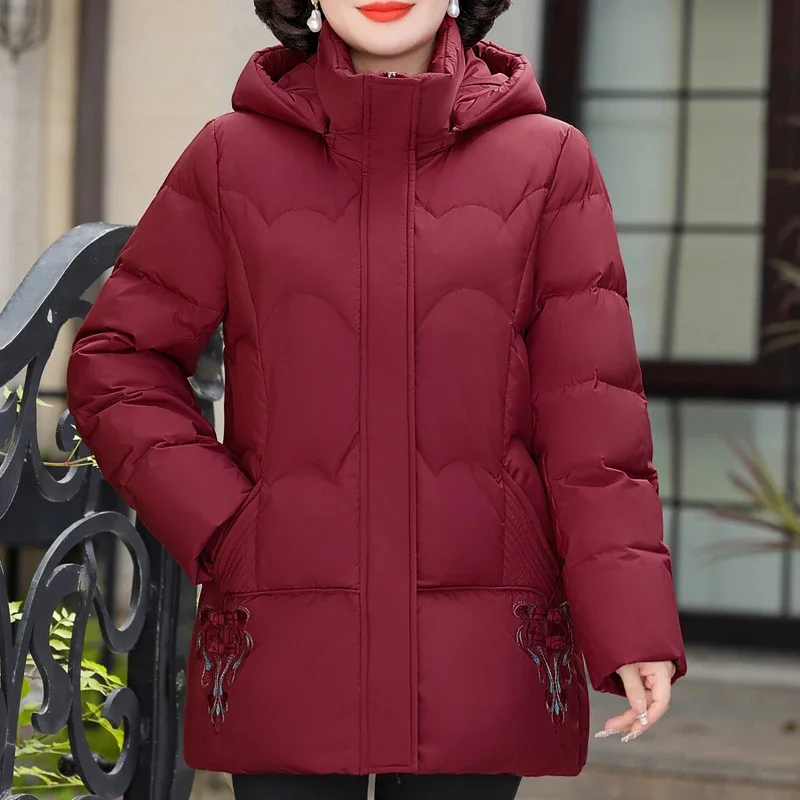 Abrigos acolchados de mediana edad para mujer, chaquetas de plumón cálidas y gruesas, holgadas y elegantes, con bordado Vintage, prendas de vestir exteriores, invierno, 2024