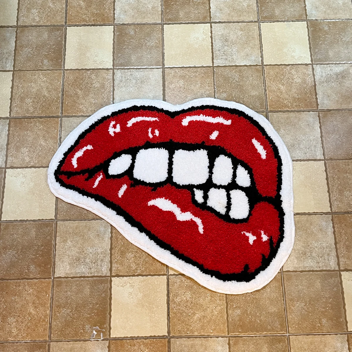 Roter Lippen getufteter Teppich, weicher, guter Teppich, Badezimmer-Bodenpolster, Kinderzimmer, Schlafzimmer, rutschfeste Fußmatte, ästhetisches Zuhause, Winter, warmes Dekor