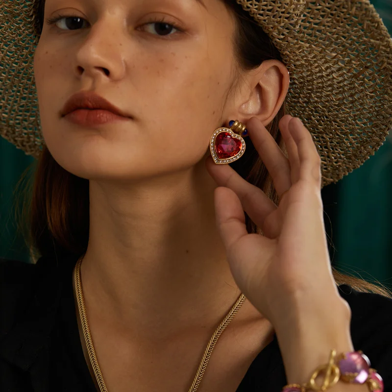 

Vintage Crystal Heart Pink Earrings Party Stud Luxury Designer Woman Rhinestones Wedding Gold Color High Quality Jewelry 2025