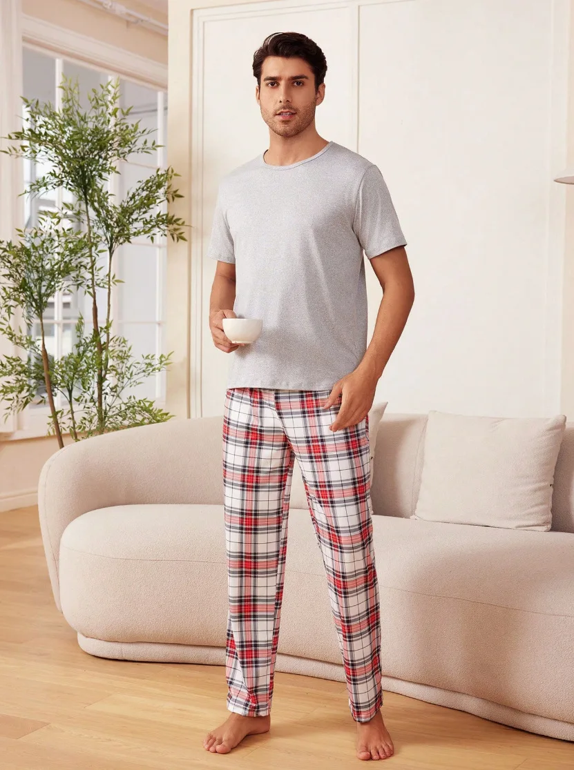 

Autumn new men's sleepwear, short sleeved pants, round neck printed suit