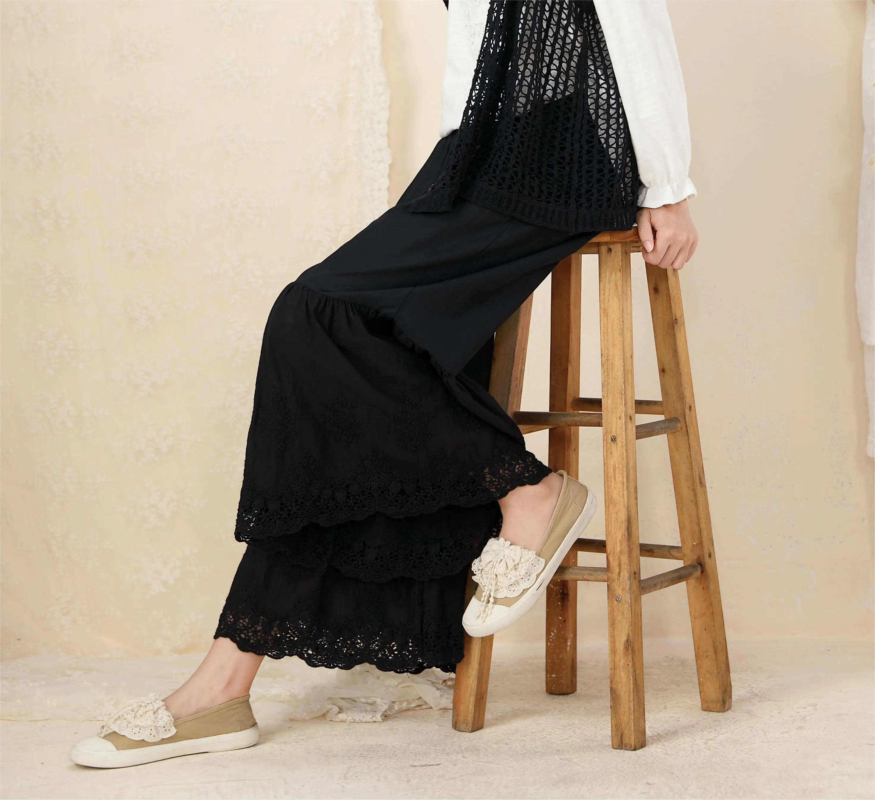 Nieuwe Japanse stijl Mori Girl zoete wijde broek Veelzijdige cropped broek Elastische taille Losse patchwork Wateroplosbare borduurwerk uitlopende broek