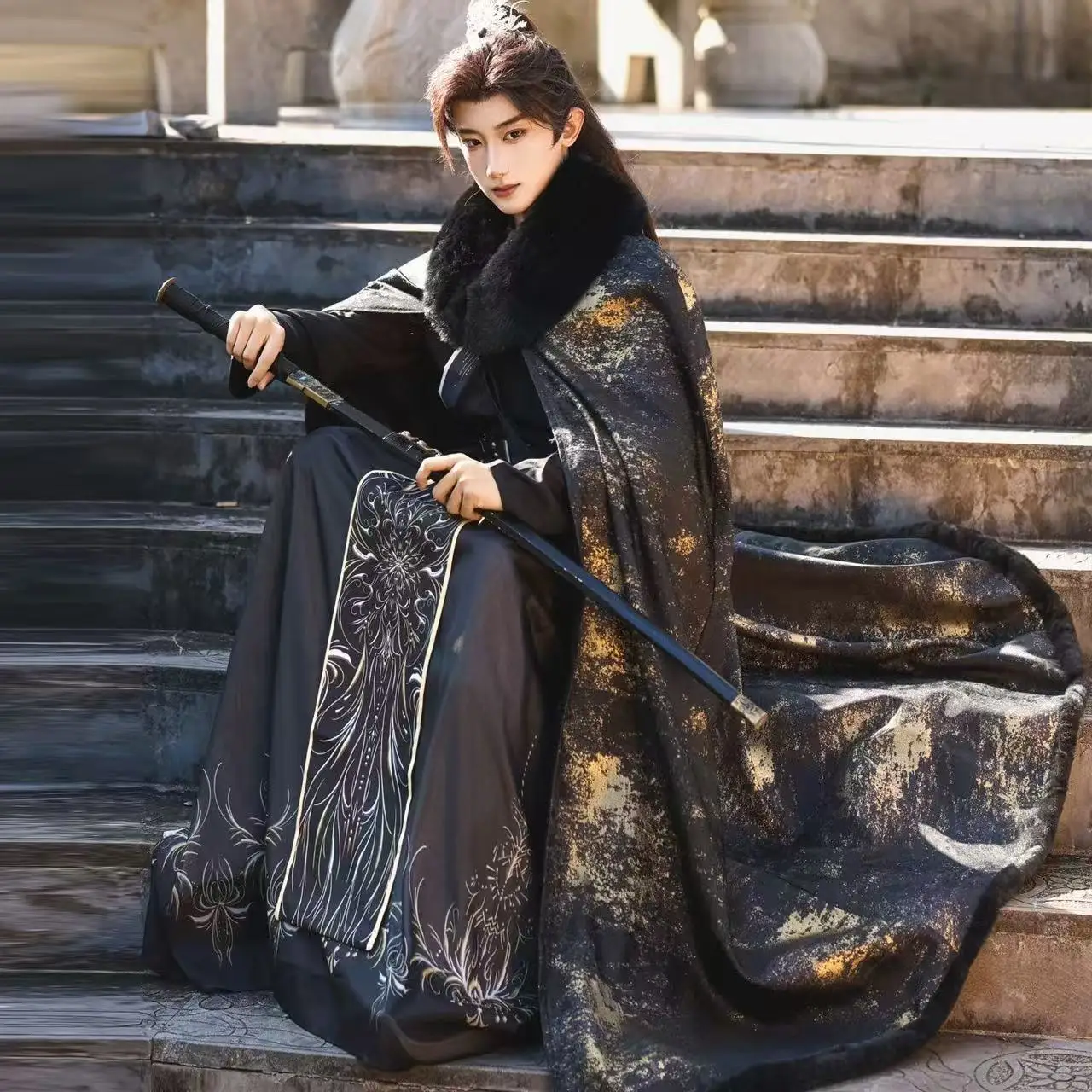 عباءة هانفو المنسوجة باللون الذهبي الأصلي للرجال والنساء للشتاء سميكة وياقة قطيفة رداء طويل على طراز القصر ركوب ملكي كيب خارجي دافئ للرجال #5